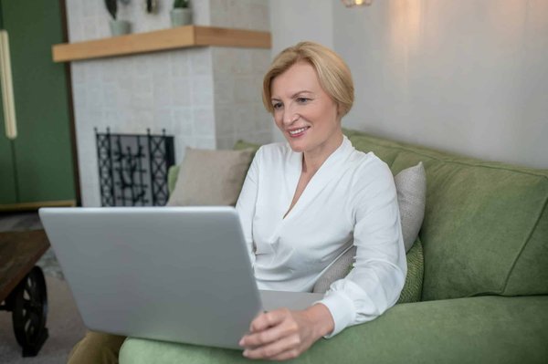 Comment installer et configurer un NAS pour le partage de fichiers dans un petit bureau?